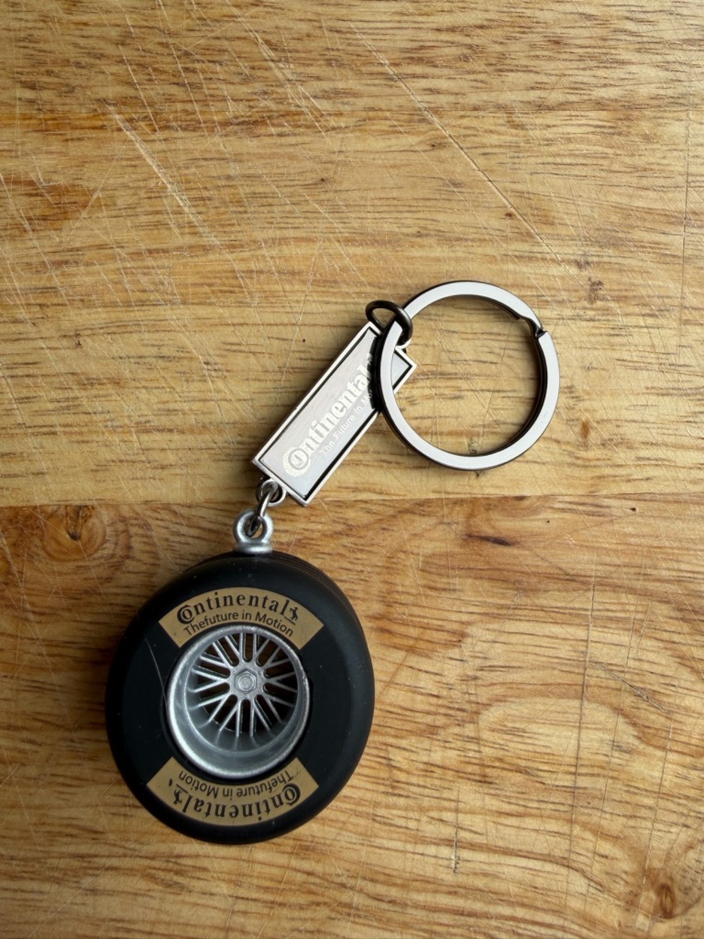 Continental tire wheel key chain rubber/metal slick